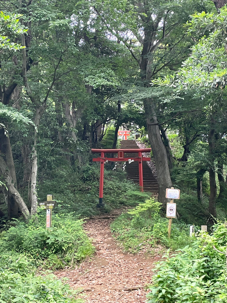 鳶尾山の金毘羅大権現入り口