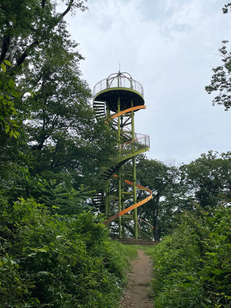 鳶尾山ハイキングコース展望台