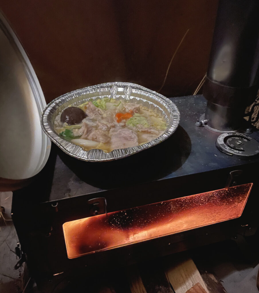 薪ストーブで鍋2