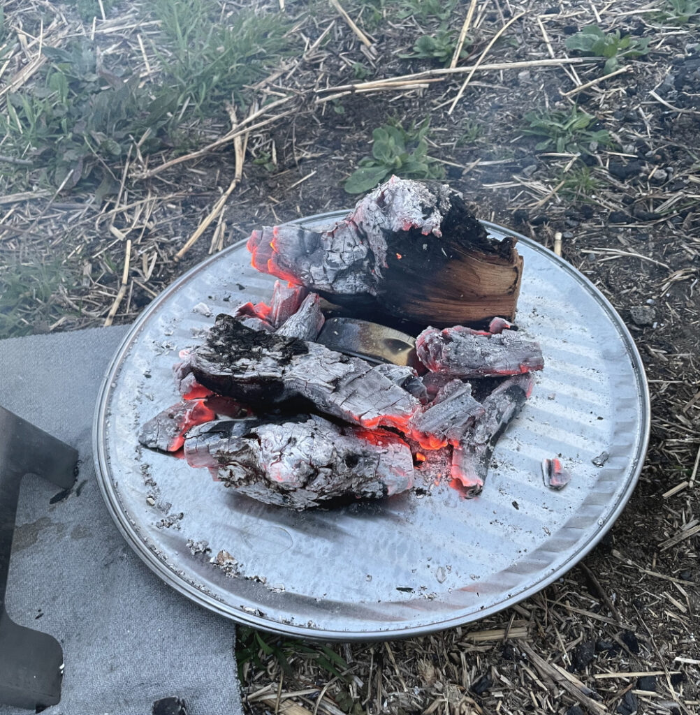楽々ピザ焼きに乗せる炭の量