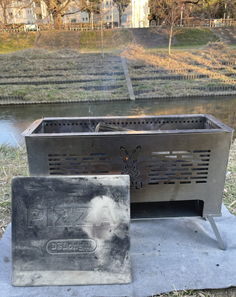 清瀬の金山緑地公園ですけもえファイヤーとピザストーンでピザ焼き挑戦