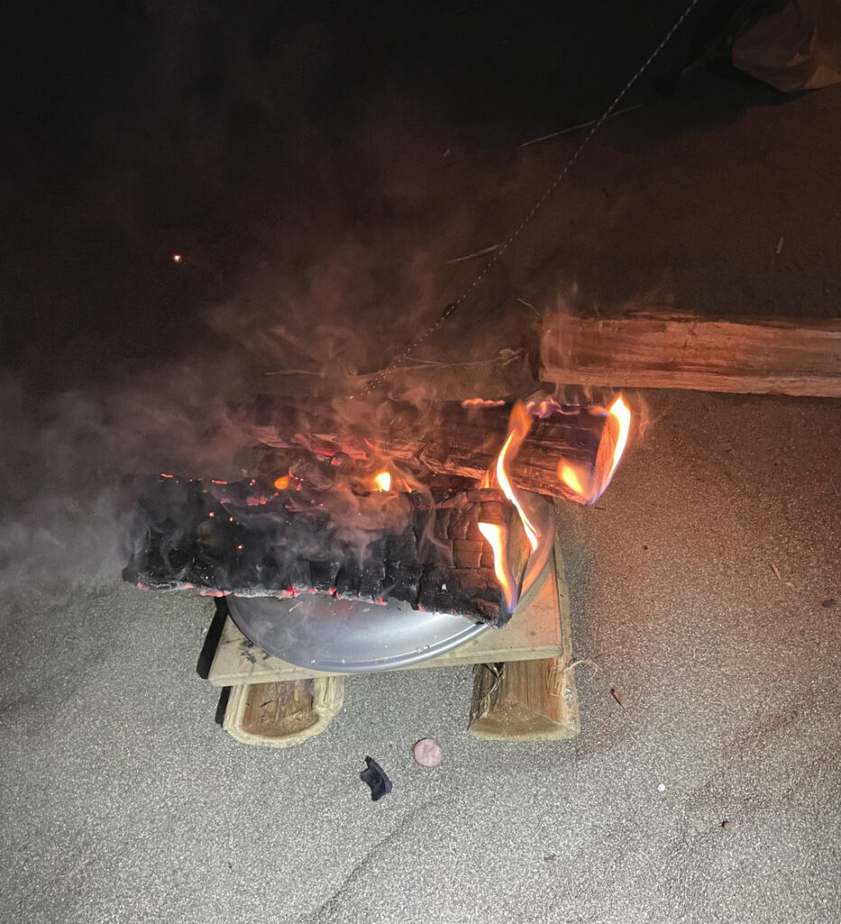 テントの外でもピザ焼きチャレンジ