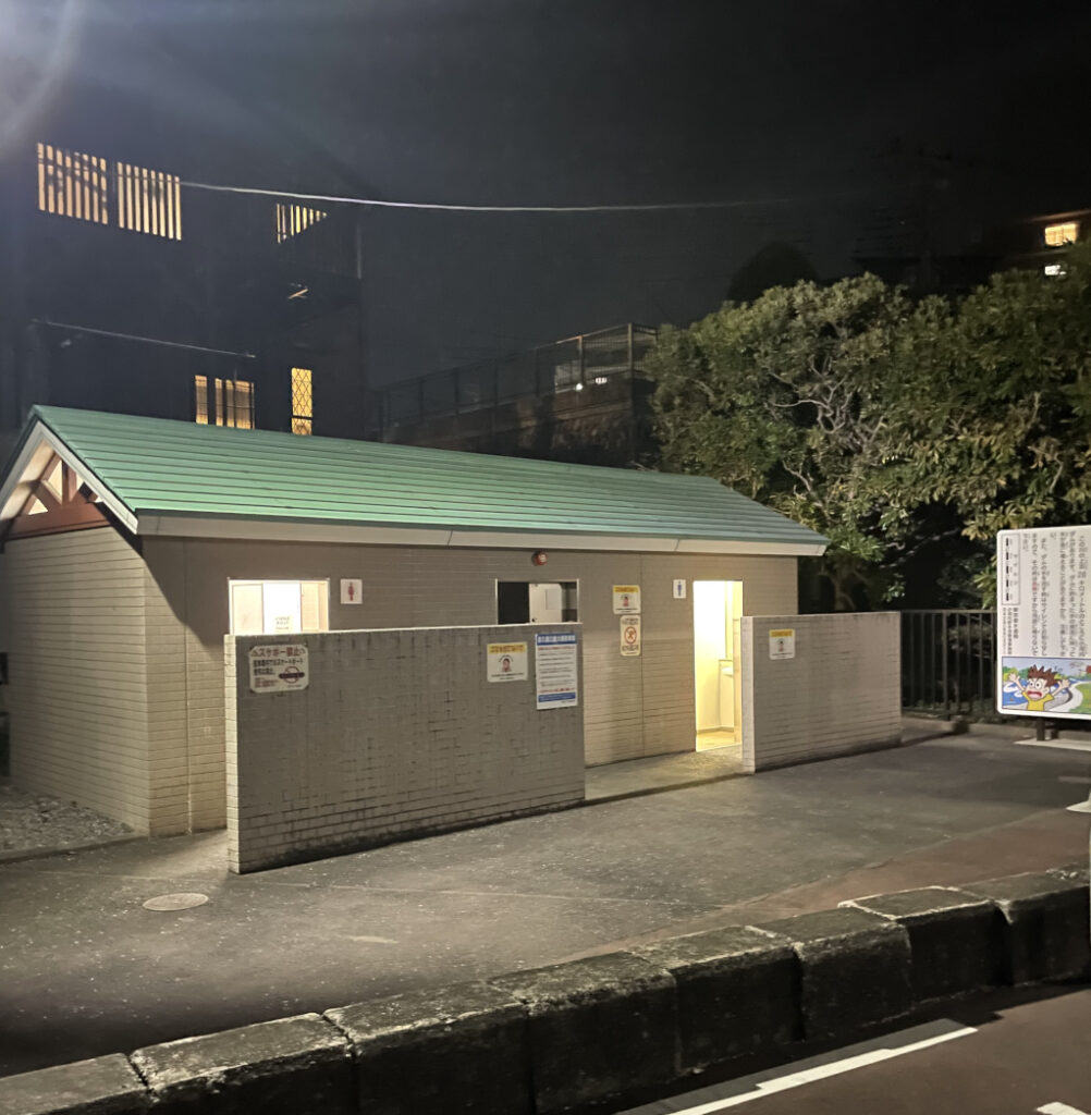 柳淵橋側のトイレ
